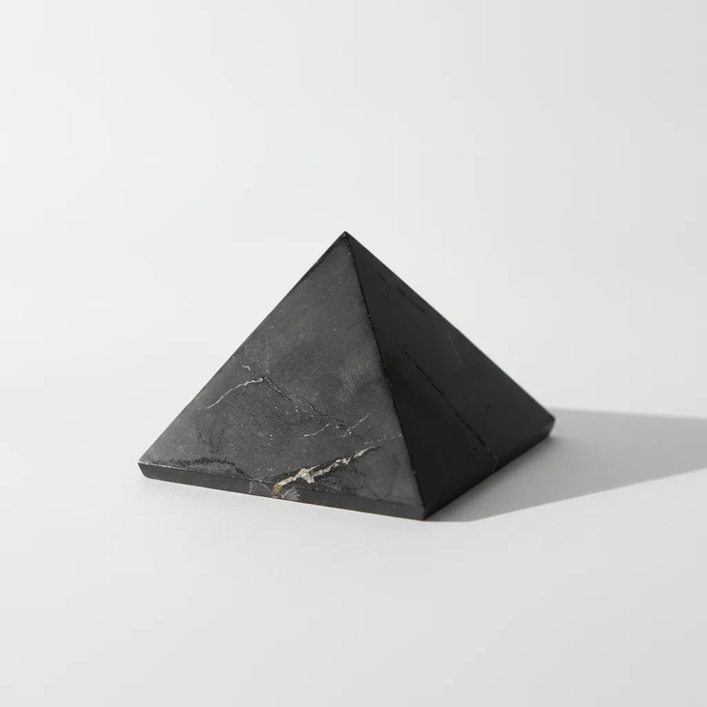 Pyramide Shungite : Bouclier Anti-Ondes Naturel